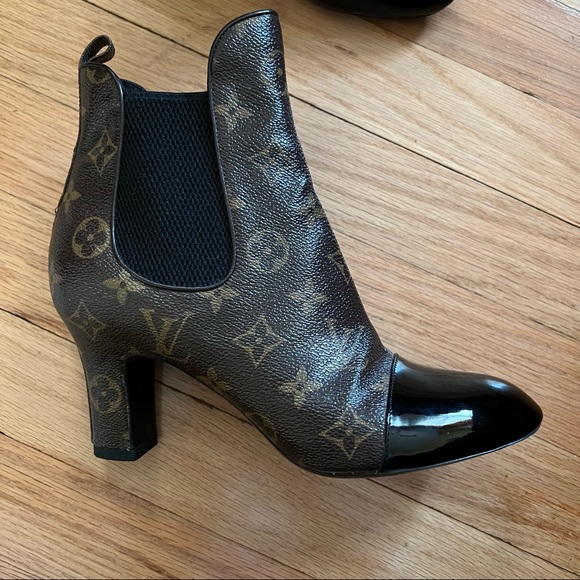 LOUIS VUITTON MONOGRAM REVIVAL ANKLE BOOTIES - Picture 5 of 11